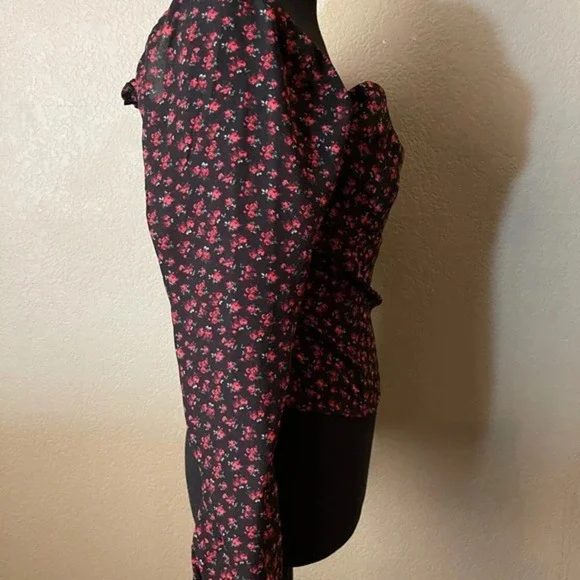 One Clothing Ditsy Long Sleeve Smocked Crop Top - Picture 9 of 11